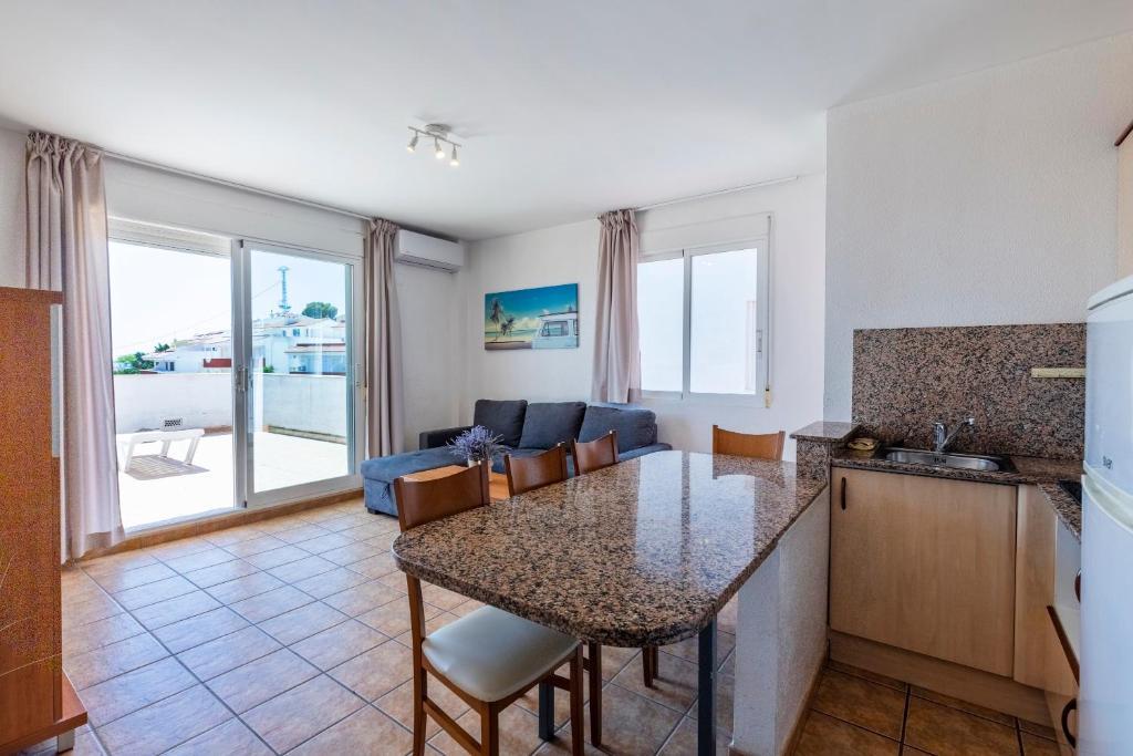 1-bedroom sea view apartment