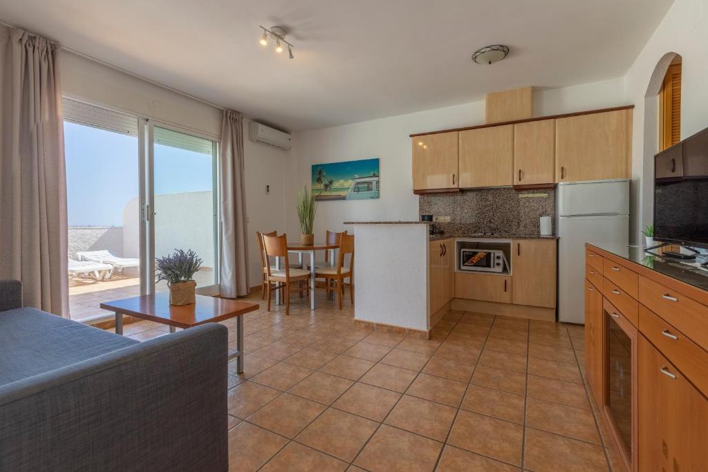 2-bedroom sea view apartment